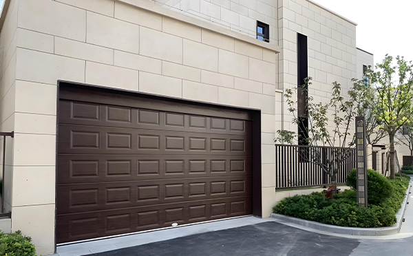 和布克赛尔车库门