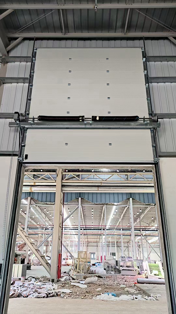 和布克赛尔工业提升门