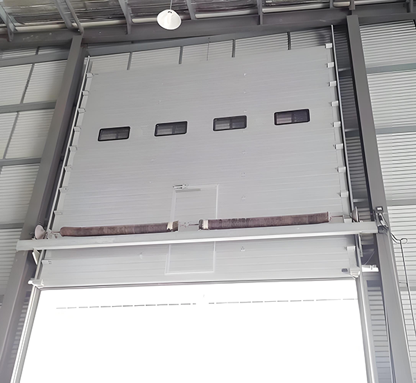 和布克赛尔工业滑升门