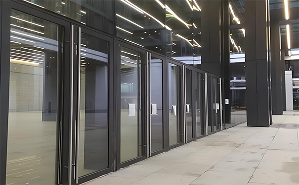 和布克赛尔玻璃地弹门 和布克赛尔玻璃地弹门