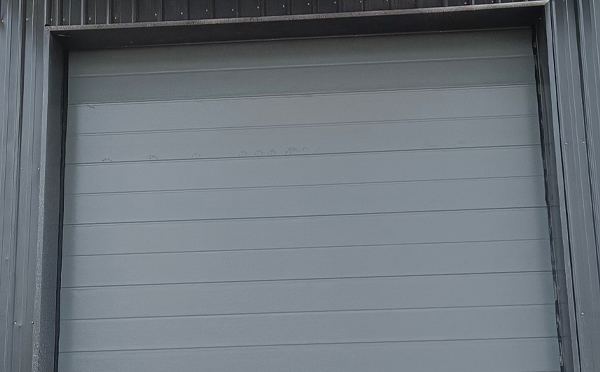 和布克赛尔车库门