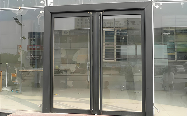 和布克赛尔玻璃地弹门