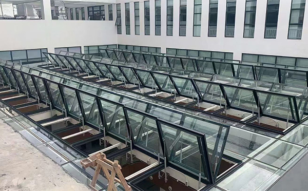 百安科技有限公司近期和布克赛尔排烟窗项目案例分享 百安科技有限公司近期和布克赛尔排烟窗项目案例分享